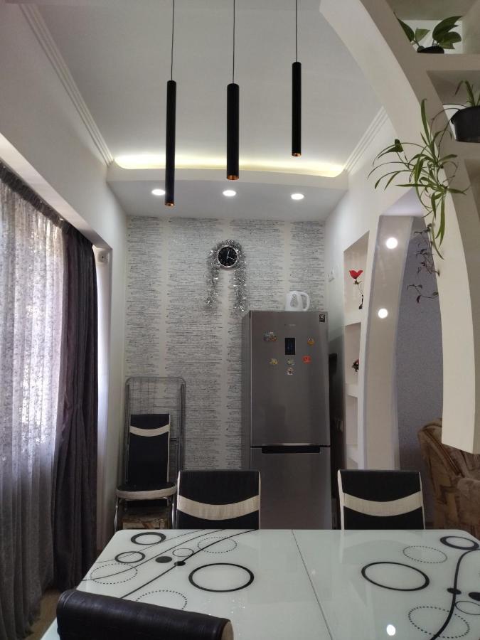 Apartment For You Tbilisi ภายนอก รูปภาพ