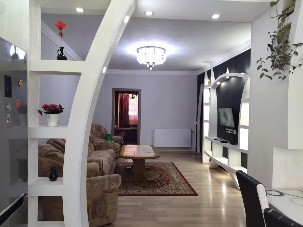 Apartment For You Tbilisi ภายนอก รูปภาพ