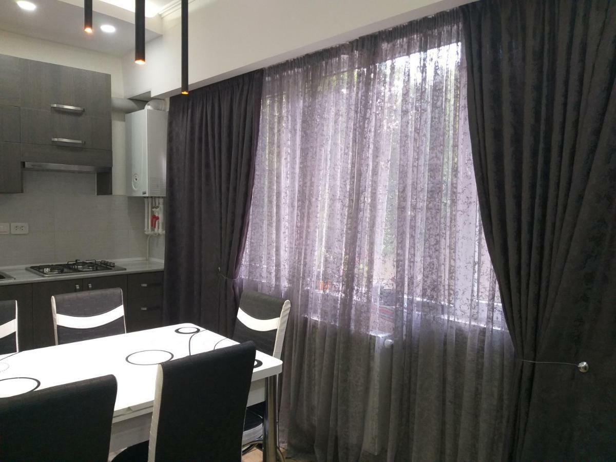 Apartment For You Tbilisi ภายนอก รูปภาพ